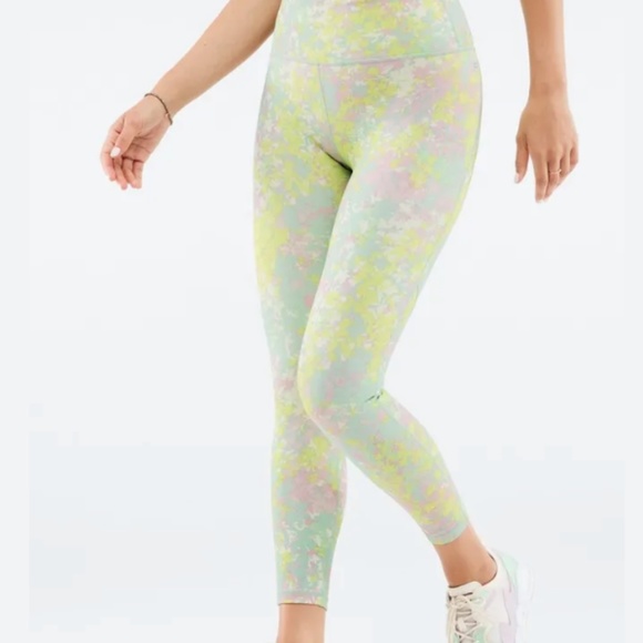 NWT Fabletics Define 7/8 Leggings in Dusty Teal Meridian - Picture 2 of 3